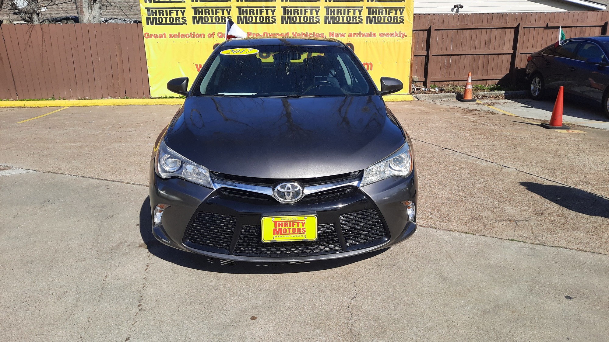 photo of 2017 Toyota Camry SE